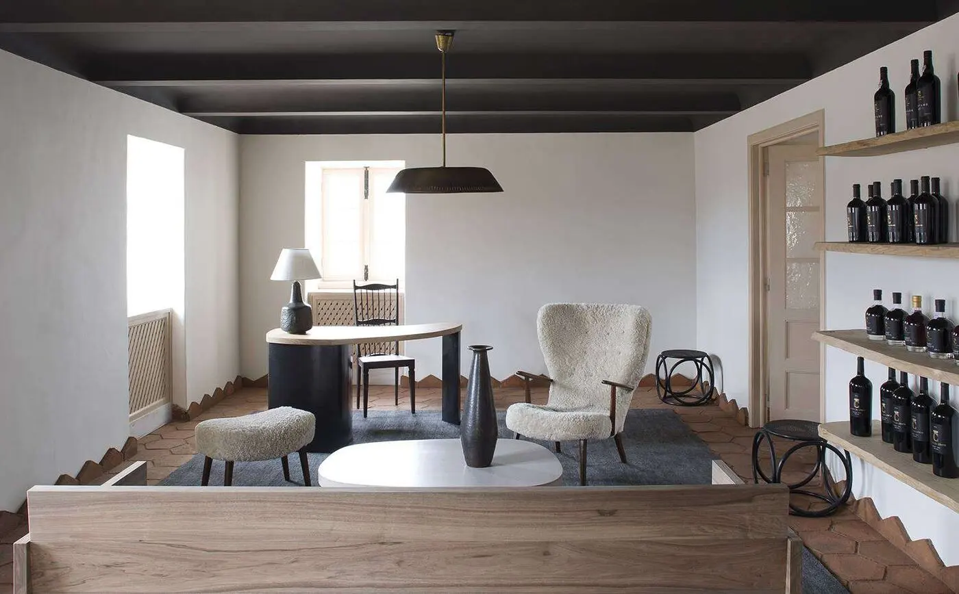 Bureau Quinta · acier patiné · pour Pierre Yovanovitch